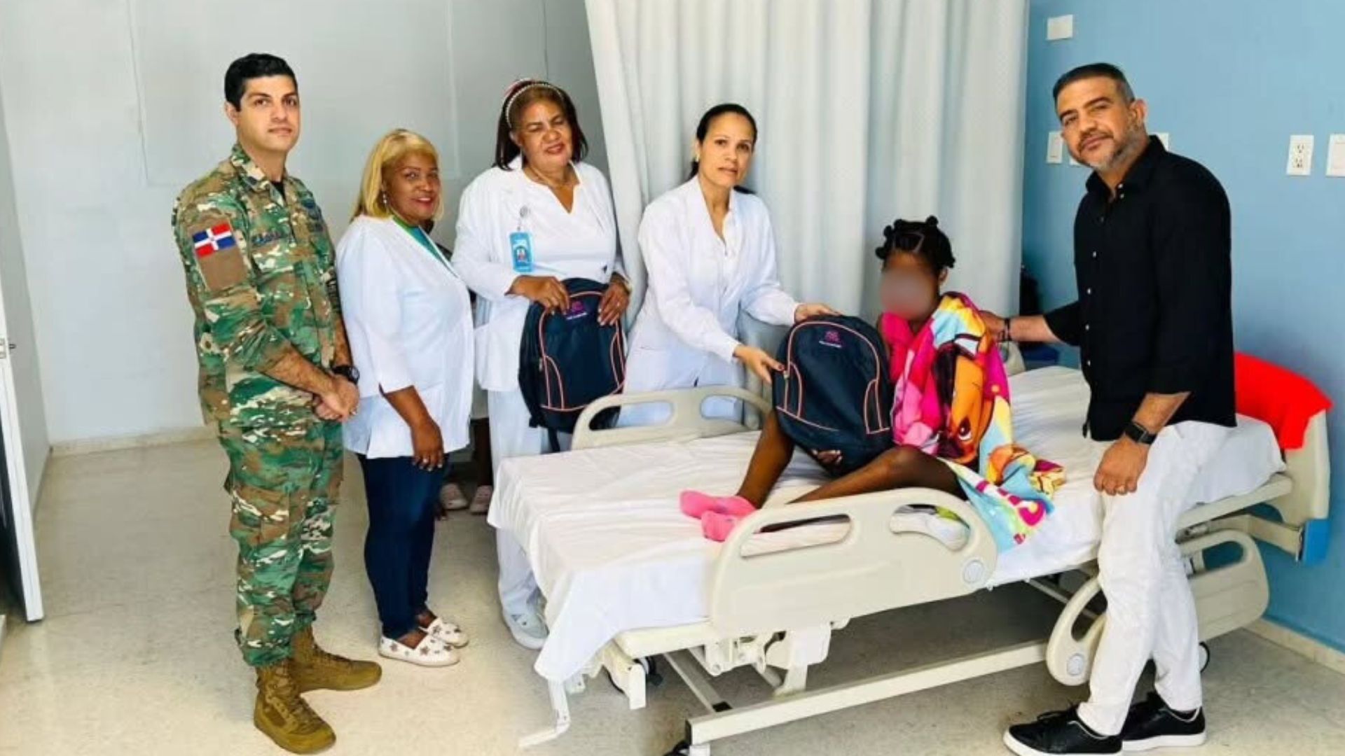Entrega de útiles escolares lleva alegría a niños y niñas del Hospital Infantil