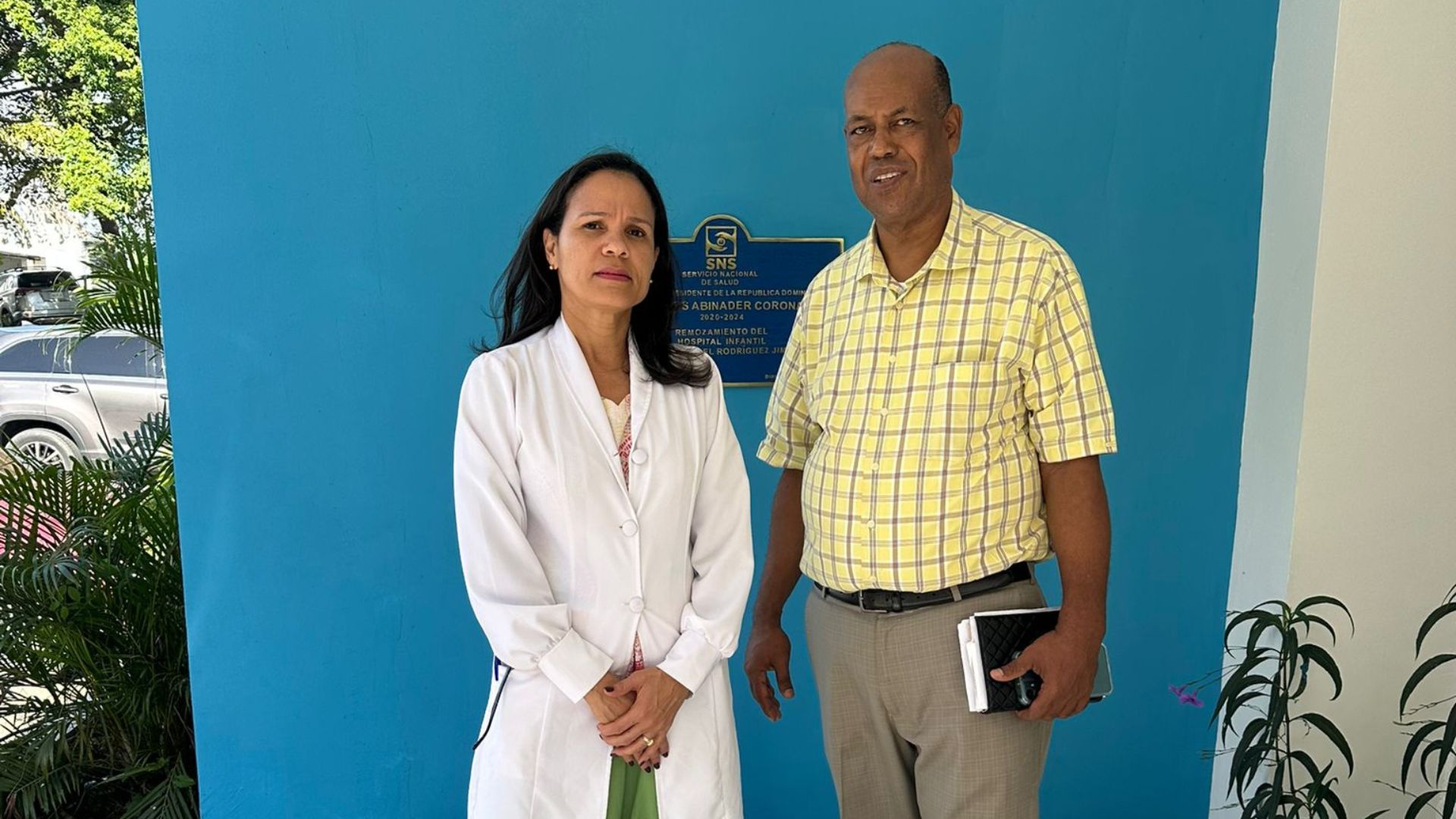 Hospital Infantil Dr. José Manuel Rodríguez Jimenes recibe visita de cortesía del párroco de Cristo Rey