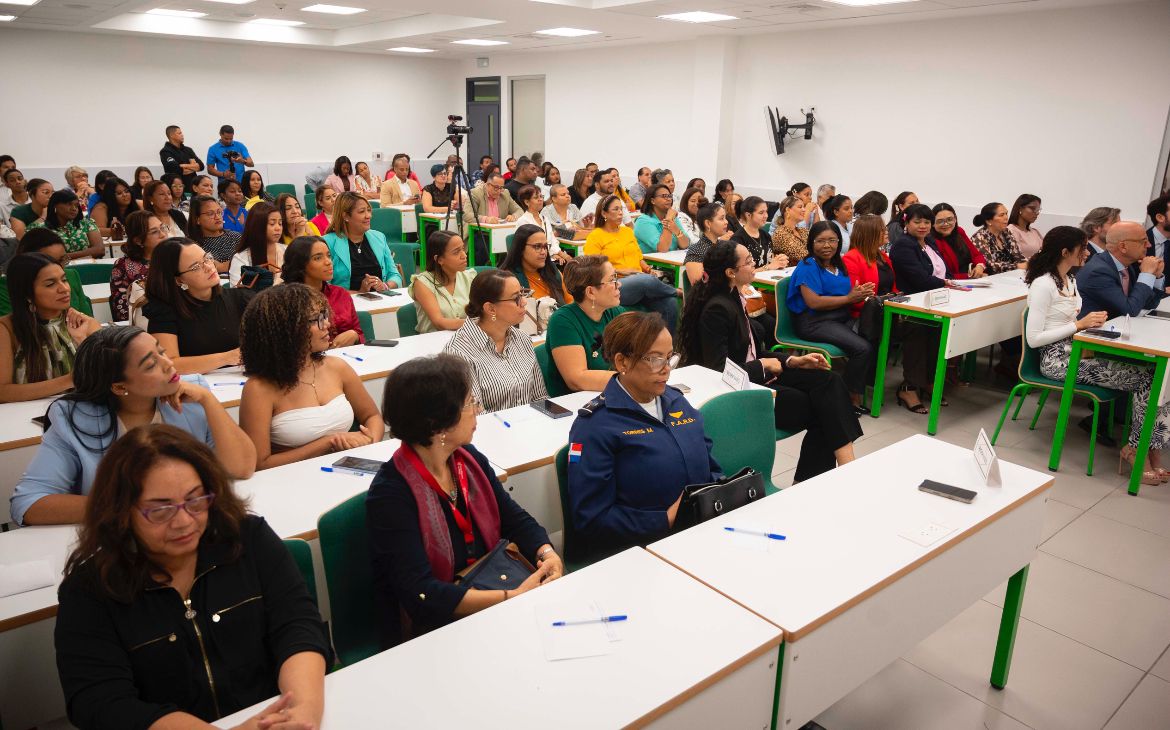 Hospital Infantil participa en conferencia internacional “Arte y Salud SANARTE”