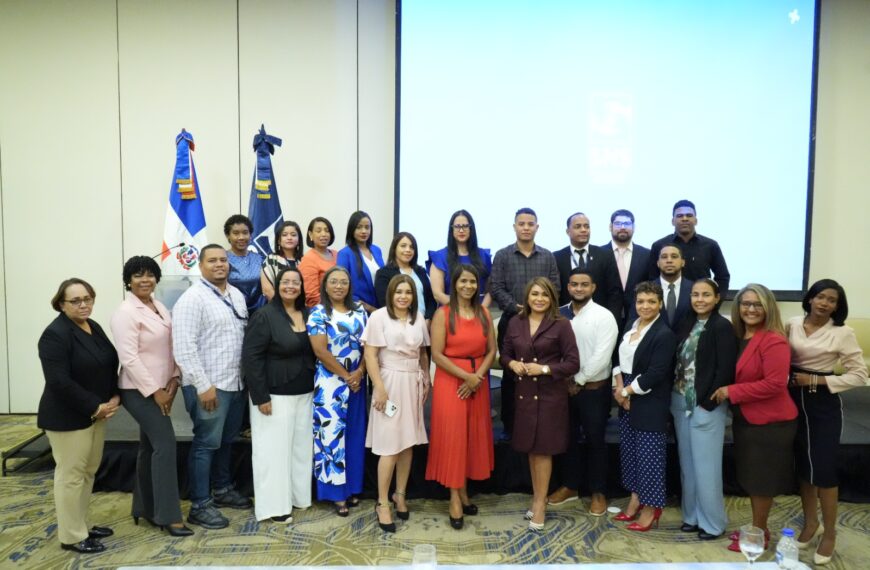 SNS realiza simposio gestión de servicios de salud, enfocado en liderazgo y humanización