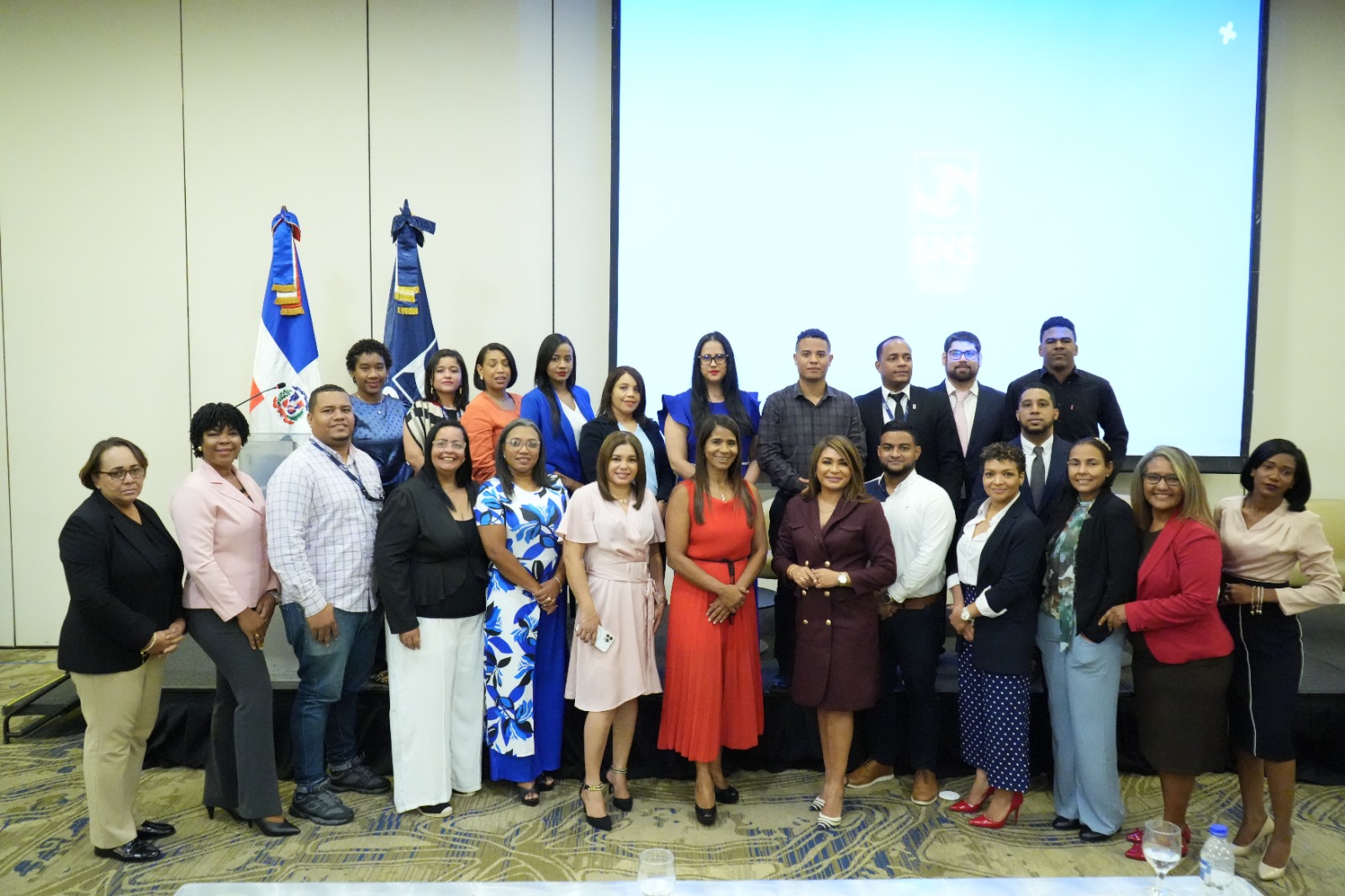 SNS realiza simposio gestión de servicios de salud, enfocado en liderazgo y humanización