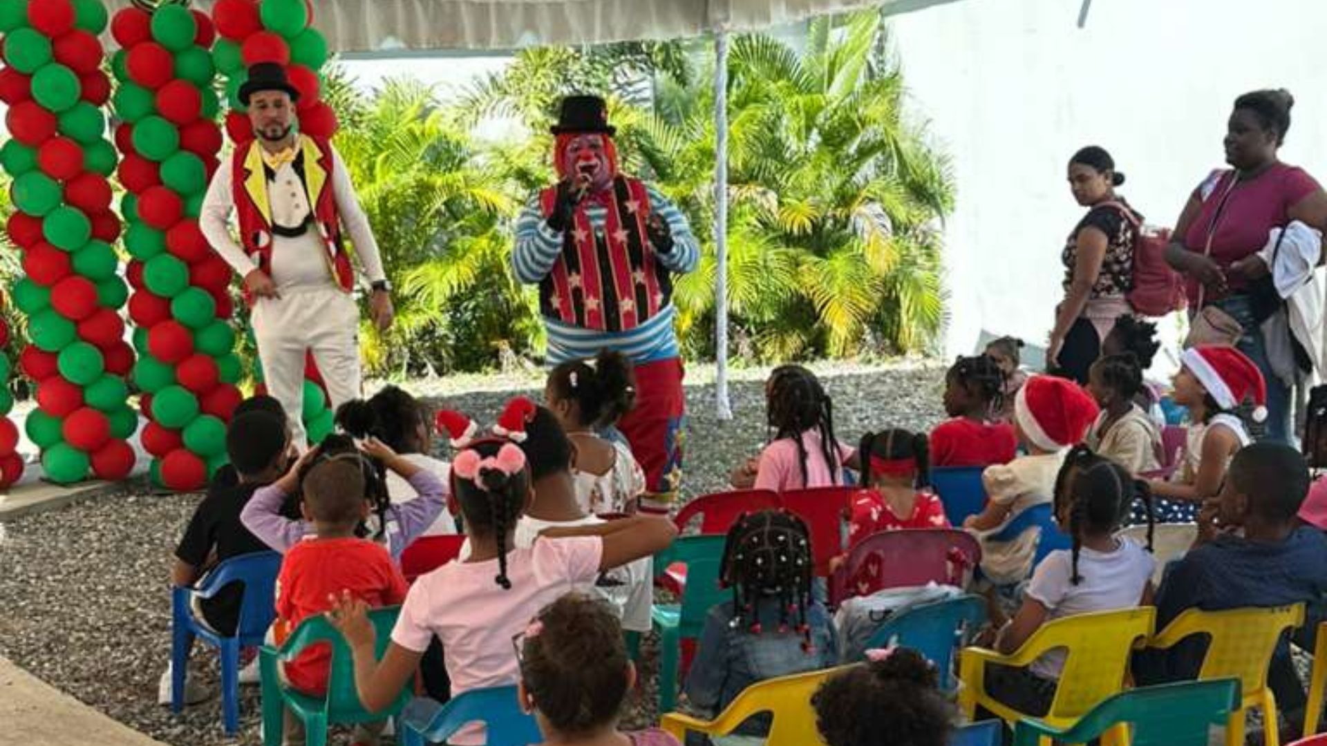 Residencia Médica de Pediatría del Hospital Infantil Dr. José Manuel Rodríguez celebra actividad infantil navideña