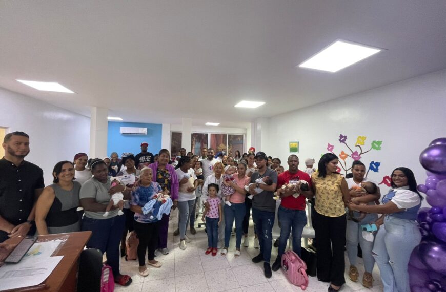 Hospital Infantil Dr. José Manuel Rodríguez Jimenes celebra su primera graduación de bebés del Programa Mamá Canguro