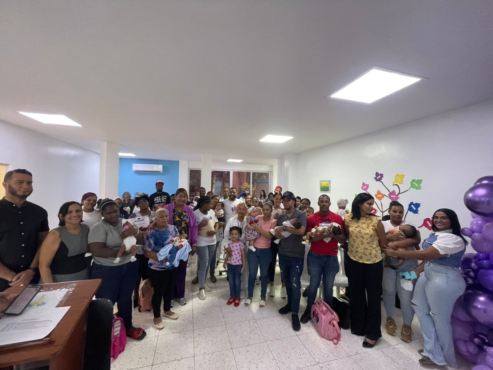 Hospital Infantil Dr. José Manuel Rodríguez Jimenes celebra su primera graduación de bebés del Programa Mamá Canguro
