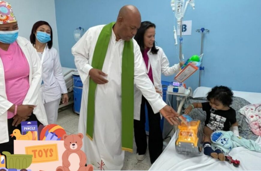 Donación de juguetes lleva alegría a niños ingresados en el Hospital Infantil Dr. José Manuel Rodríguez Jimenes