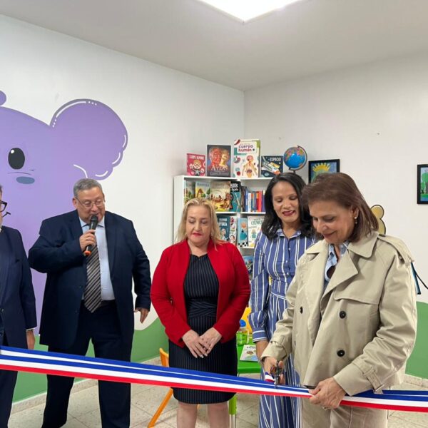 Inauguran rincón de lectura infantil en el hospital José Manuel Rodríguez