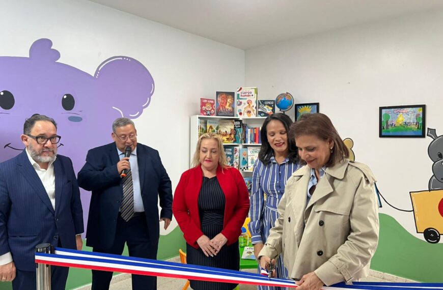Inauguran rincón de lectura infantil en el hospital José Manuel Rodríguez