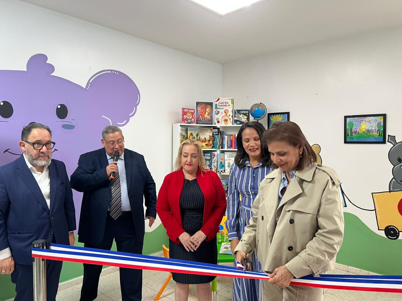 Inauguran rincón de lectura infantil en el hospital José Manuel Rodríguez
