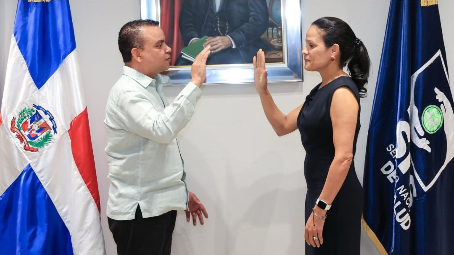 SNS juramenta a la doctora Yakaira García Peralta como nueva directora del Hospital Materno Dra. Evangelina Rodríguez